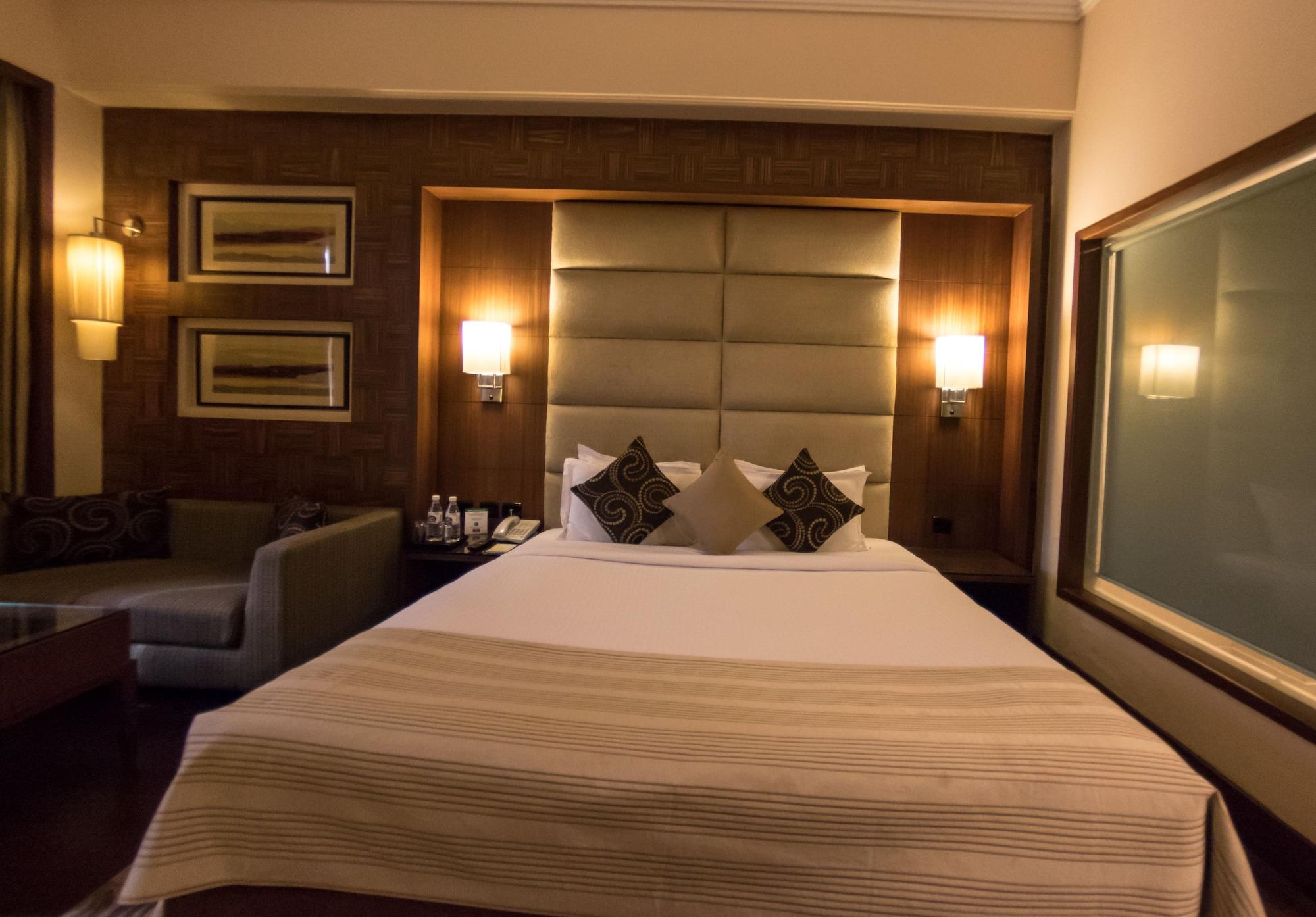 The Bristol Hotel Gurgáon Kültér fotó