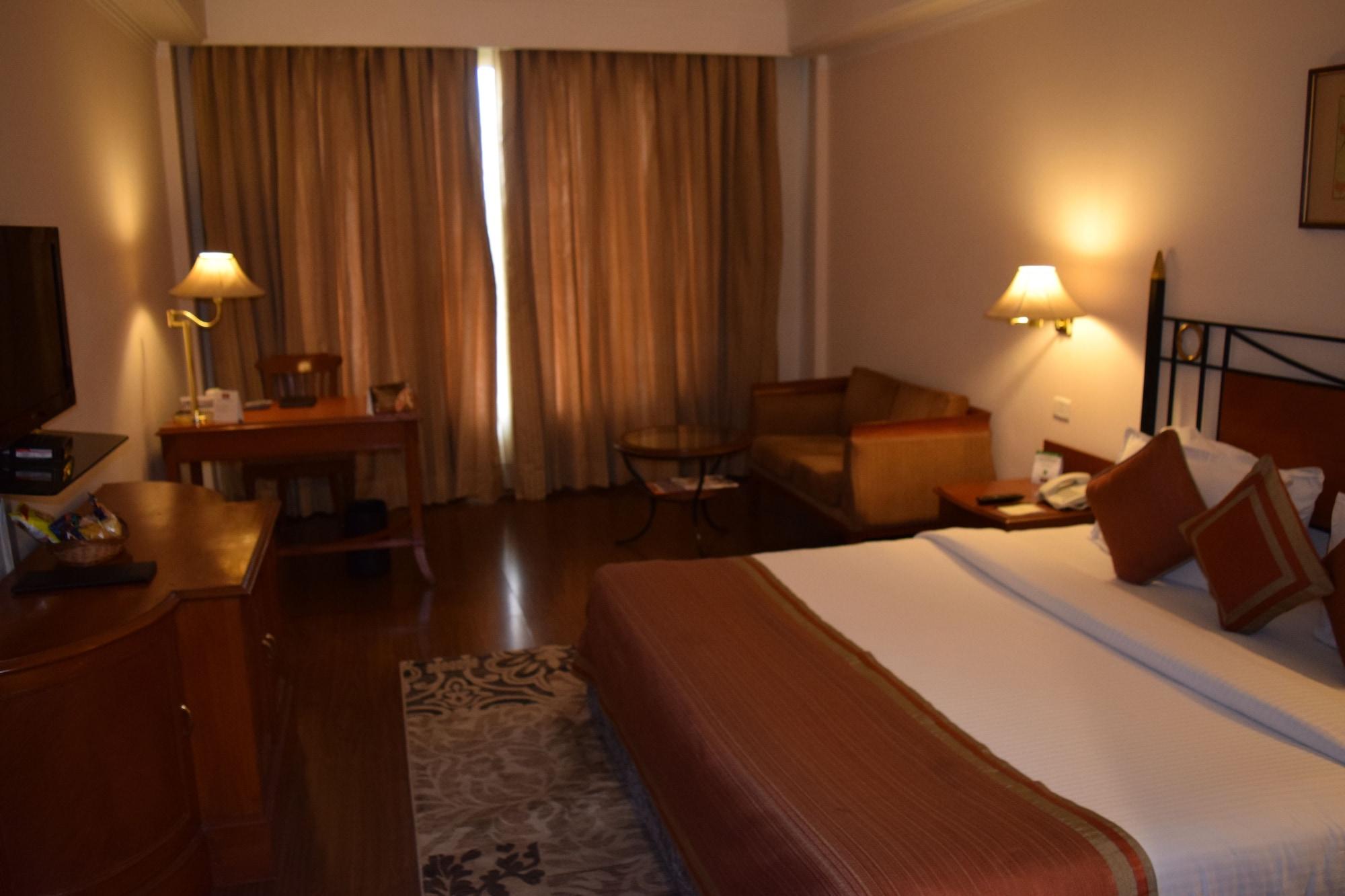The Bristol Hotel Gurgáon Kültér fotó