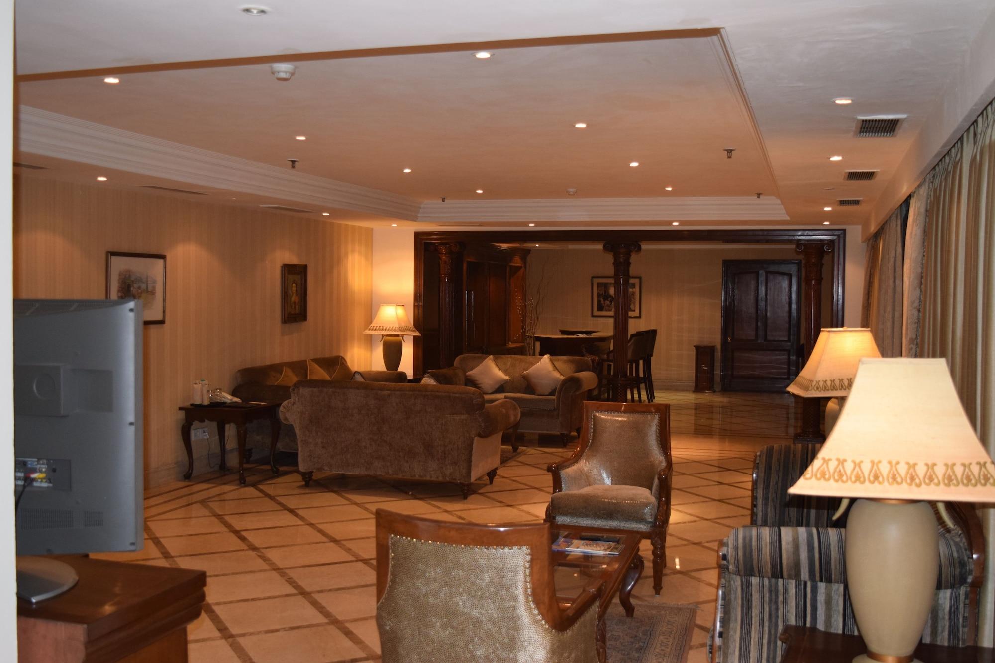 The Bristol Hotel Gurgáon Kültér fotó