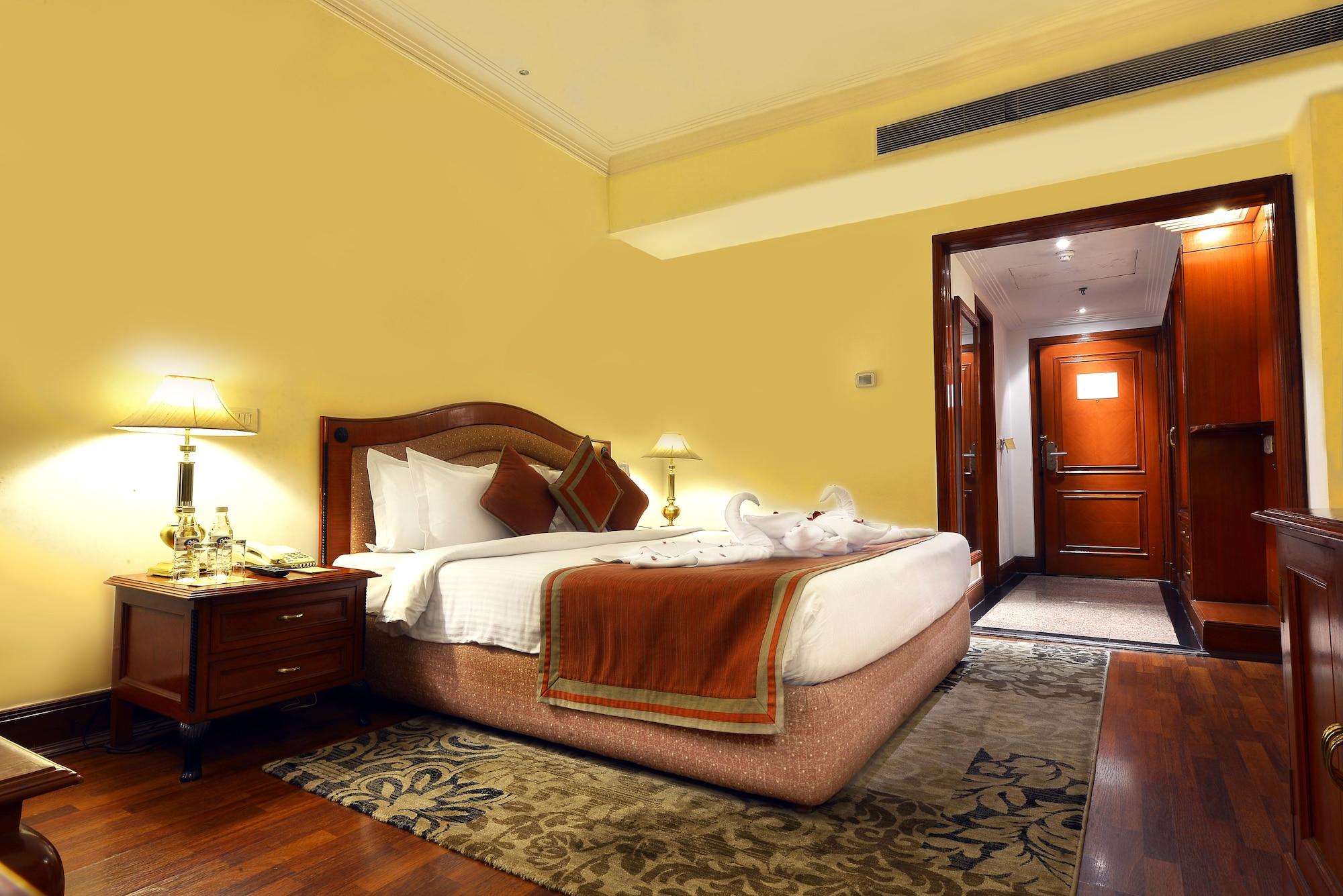 The Bristol Hotel Gurgáon Kültér fotó