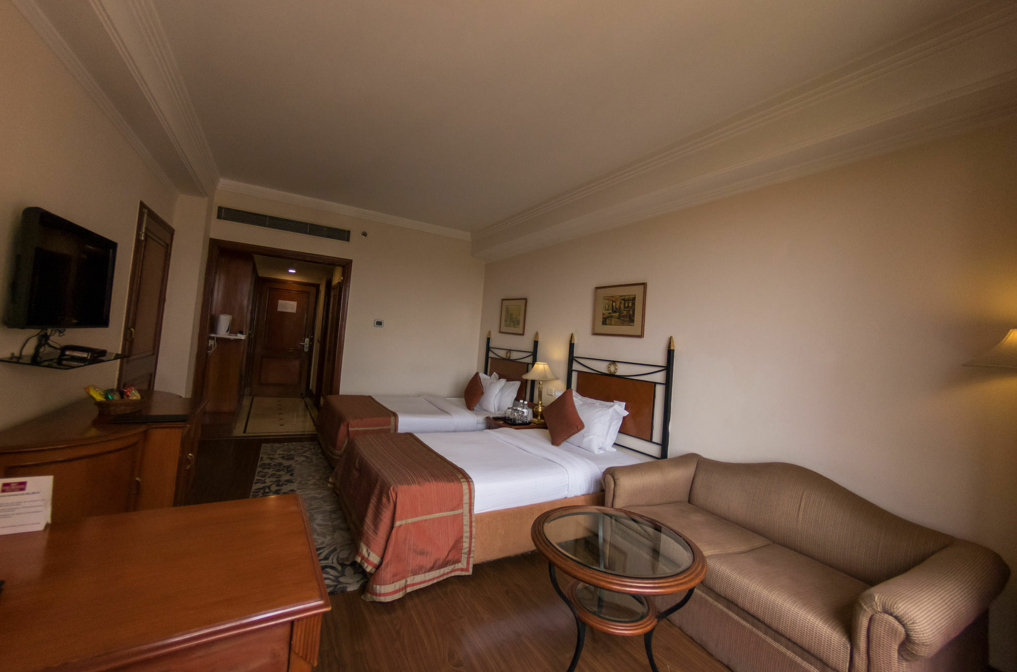 The Bristol Hotel Gurgáon Kültér fotó